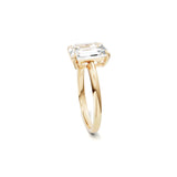 Solitärring Baguette North-South · 2,00 ct Emerald-Cut Labordiamant · 14k Gelbgold